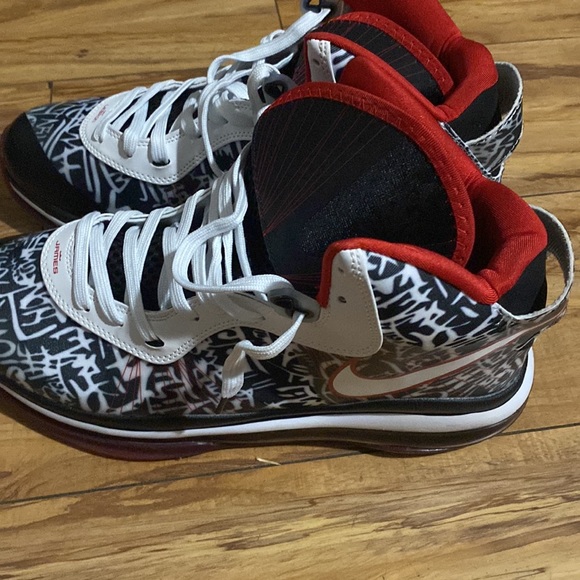 Lebron Grafitti - Picture 3 of 3